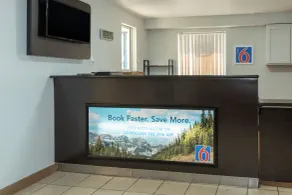 Motel 6-Cincinnati, OH - Hall