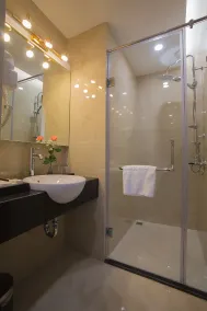 Spring Hotel Hanoi - Bathroom