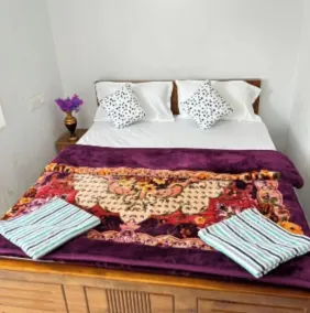 Crown Crest Home Stay  - Chambre