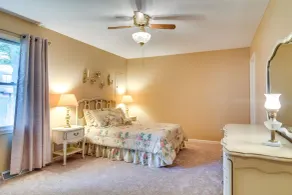 Tonawanda Vacation Rental ~ 13 Mi to Niagara Falls - Værelse