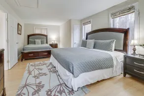 Peaceful Cavendish Retreat w/ Hot Tub & Fireplace! - Innvendig