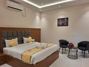 SRS Elegance Suites - Room
