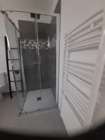 Gîte les iris Fleurs des Pyrénées - Climatisation - Borne VAE - Bathroom