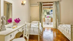 Hotel Abatis - Room