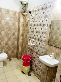 Kamal Dham Hotel - Near Prem Mandir - Casa de banho