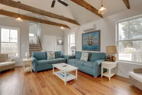 Walk to Sand & Fantasy Island: Beach Haven Getaway - Intérieur