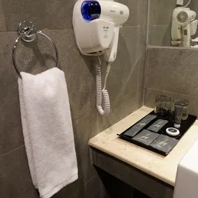 Horison Ultima Bhuvana Ciawi - Bathroom