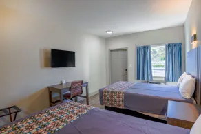 Sunrise Inn by OYO Titusville FL - Chambre