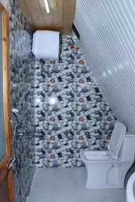 Eva Cabins - Bathroom