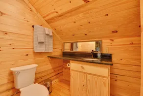 Peaceful Wine Country Cottage w/ Fire Pit in Olin! - Innenbereich