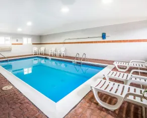 Days Inn by Wyndham Canon City - Piscine