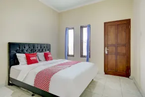 Hotel O Pondok Dukuh - Room