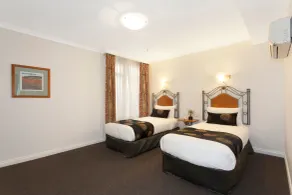 Melbourne Metropole Central Official - Room