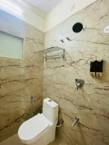 Hotel Sahara Tree - Bathroom