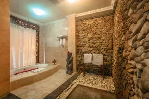 Sahadewa Resort & Spa, Ubud - Badeværelse