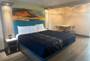 Super 8 by Wyndham Oceanside Downtown - Vue de la chambre