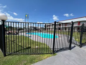 Studio 6 Suites Belton, TX - Piscine