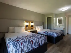 Colonial Brick Inn & Suites - Værelse