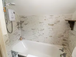 4 Lansdown Cottages - Bathroom