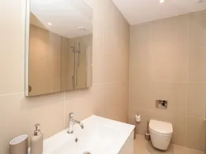 4 Court Terrace, Hillfield Village - Bathroom