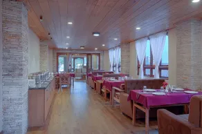 Amani Pelling - Restaurant