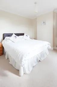 Toothbrush Apartments - Ipswich East - Cauldwell Ave - Room