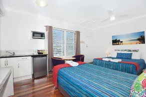 La Costa Beachside Motel - Room