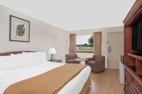 Courtyard Hotel & Event Center - Værelse