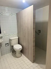 JESAVI Leones - Bagno