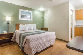 HomeTowne Studios by Red Roof Houston - Northwest - Room