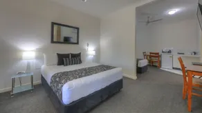 Heritage River Motor Inn - Room