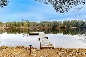 3BR Dog-friendly Lake Home w/ Dock & Fire Pit - Innenbereich
