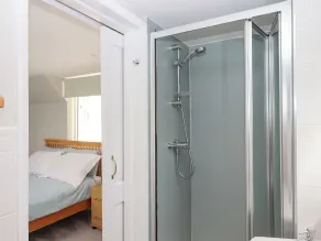 Wisteria Cottage - Bathroom