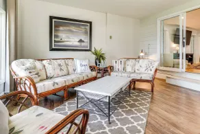 Lakeside Litchfield Home w/ Patio & Gas Grill! - Interiör