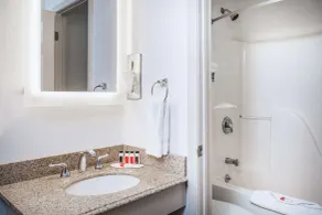 Howard Johnson by Wyndham Hershey - Salle de bain