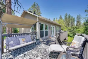 Nine Mile Falls Hideaway: Scenic Retreat on River - Innenbereich