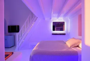 Abyssanto Suites and Spa - Chambre