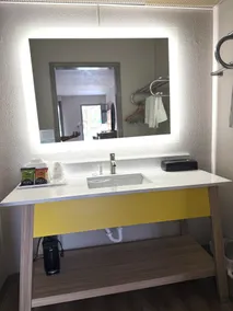 Days Inn by Wyndham Harriman - Salle de bain