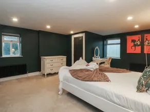 Alexander - Room