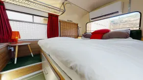 Gozo Bus Glamping - Stay on a 1974 Vintage Maltese bus in Xlendi - Værelse