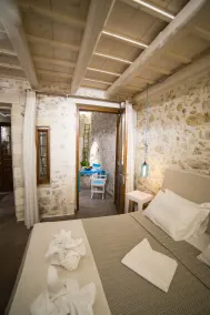 AC Homes Alice - Room