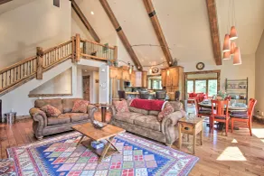 5 Mi to Crescent Lake: Dog-friendly Oregon Getaway - Interiør