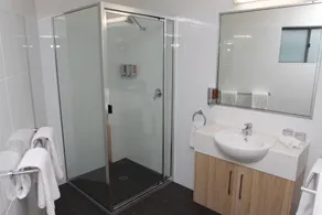 Abode37 Motel Emerald - Bathroom