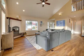 Familienhaus am Lake Chelan mit Berg- und Seeblick! - Innenbereich