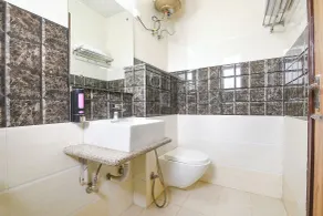 Fabhotel Ostan Stayz - Bathroom