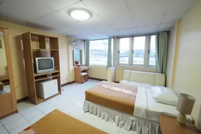 Navanakorn Golden View - Chambre