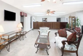 Super 8 by Wyndham Whiteville - Lobby