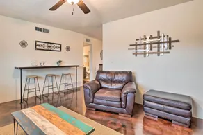 Sunny Tucson Abode w/ Fire Pit 9 Mi to U of A - Innvendig