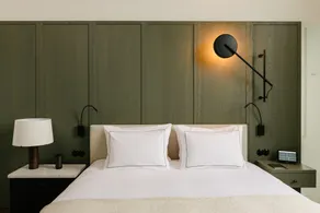 august - Room