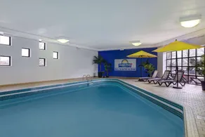 Days Inn by Wyndham Niagara Falls Near The Falls - Piscine